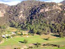 Franks Breakaway Farmstay is situated against the beautiful Wollemi National Park