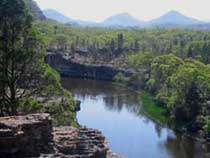Canoe down the river gorge in the Wollemi National Park, Dunns Swamp